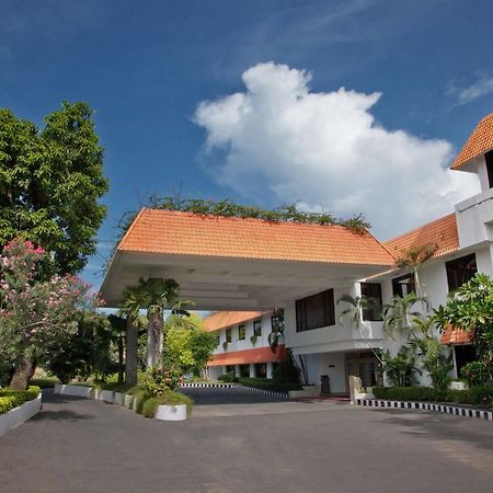 Trident Chennai Ξενοδοχείο Εξωτερικό φωτογραφία The main building of the university