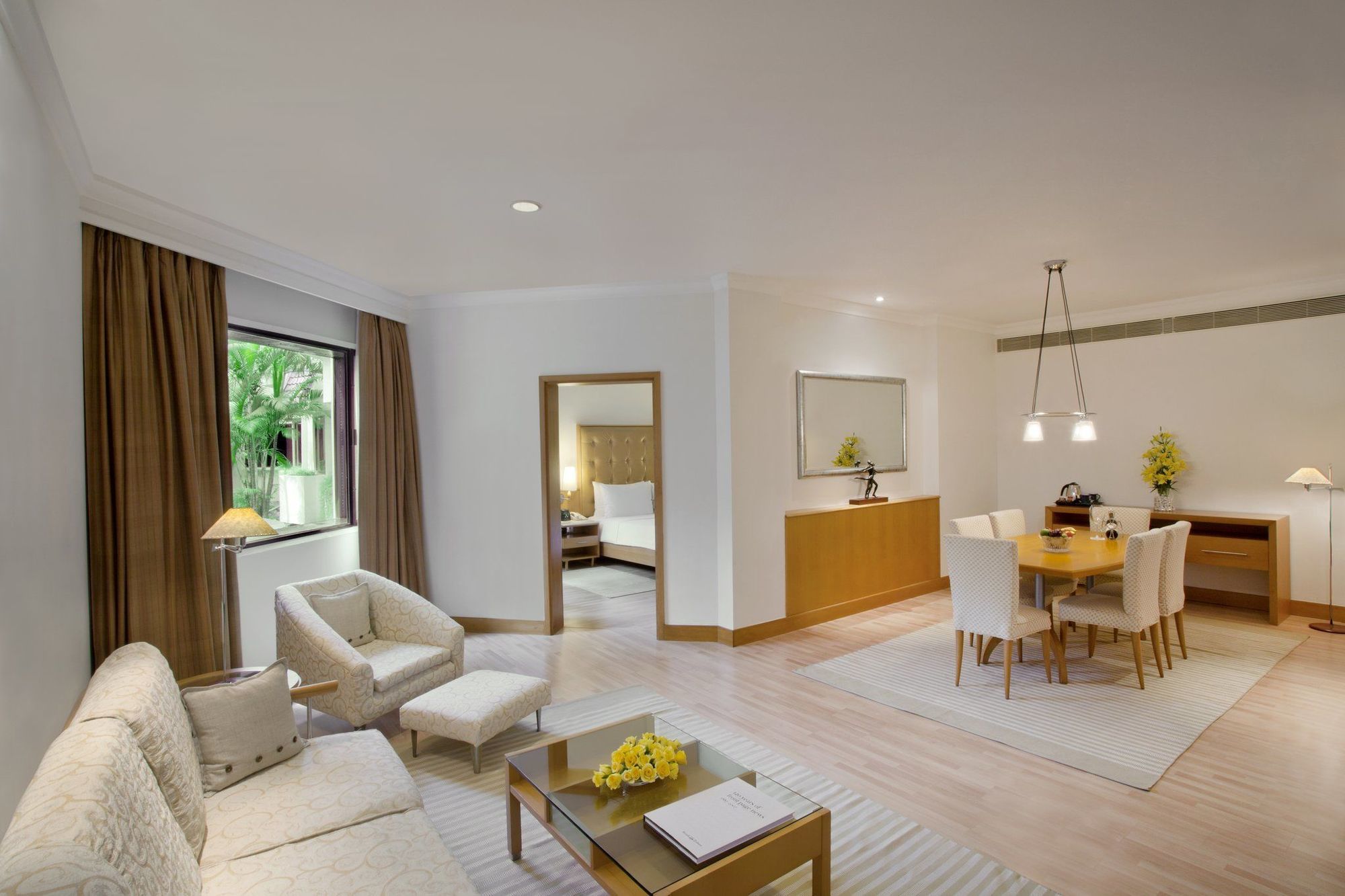 Trident Chennai Ξενοδοχείο Δωμάτιο φωτογραφία A suite at the Taj Mahal Palace, Mumbai