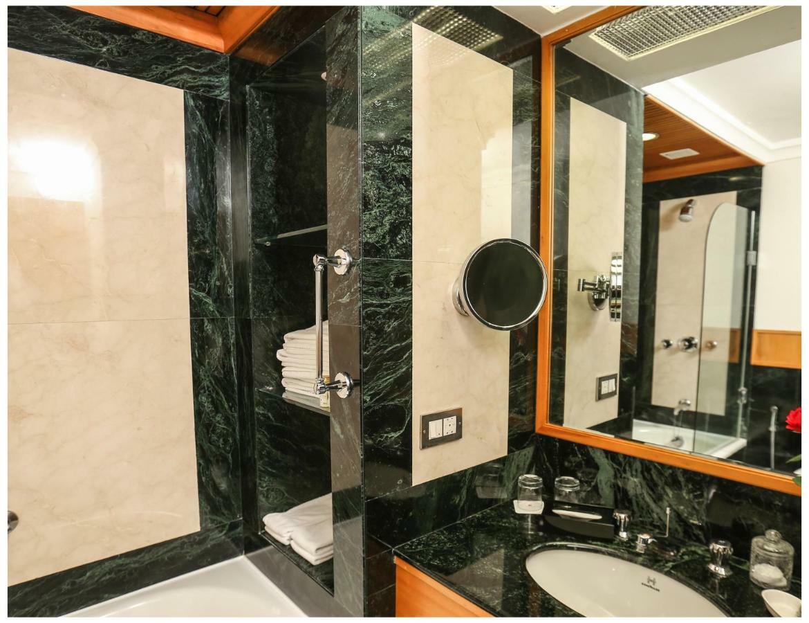 Trident Chennai Ξενοδοχείο Εξωτερικό φωτογραφία Bathroom
